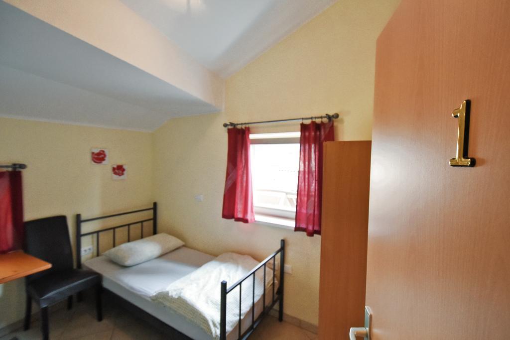 Hostel X Point Kobarid Szoba fotó
